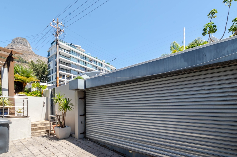 3 Bedroom Property for Sale in Sea Point Western Cape